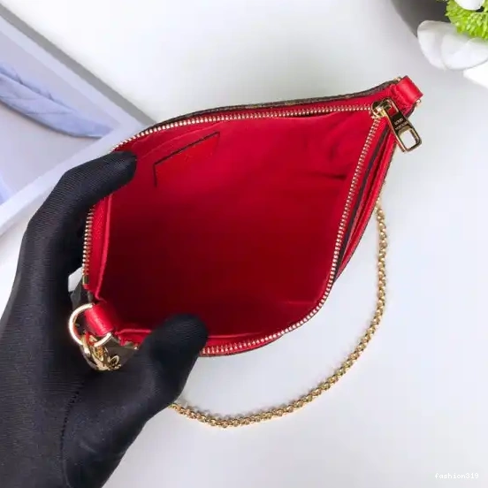 CHANELUTCH Vuitton Louis PALLAS 0424